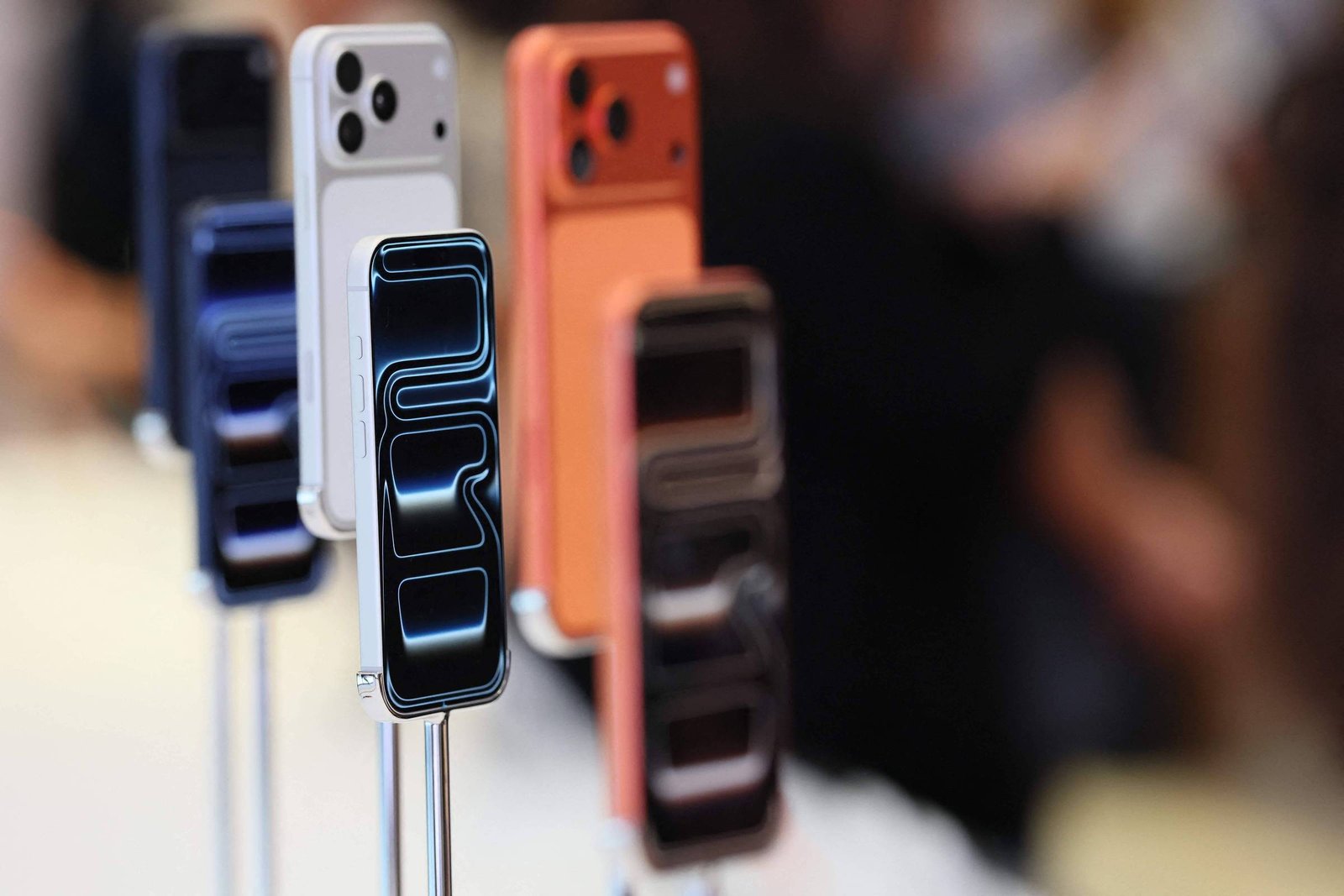 Apple: após lançamento, iPhones encarecem; veja valores - 09/09/2026 - Tec