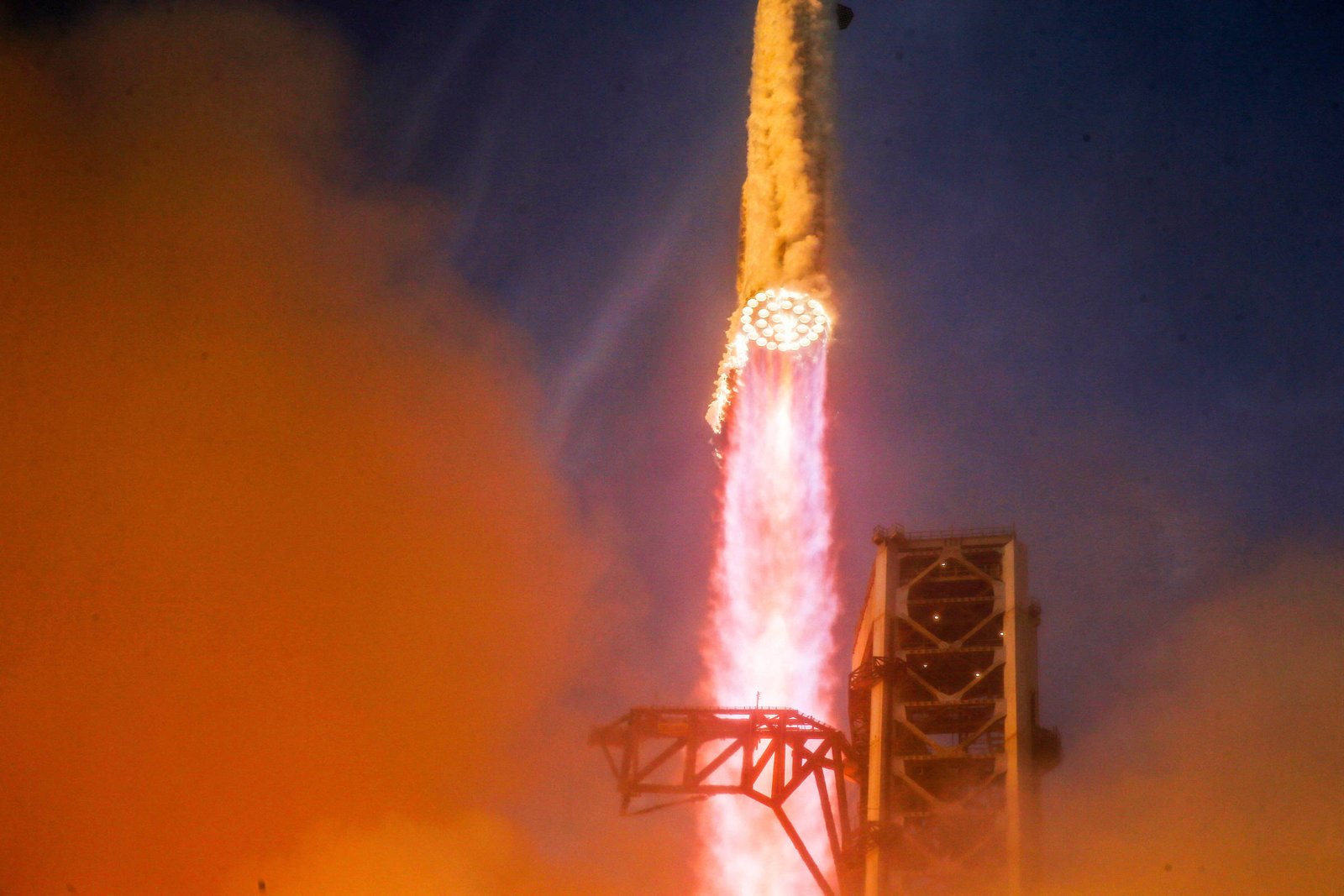 SpaceX: Starship faz 1º voo orbital e lança satélites – 28/09/2026 – Ciência