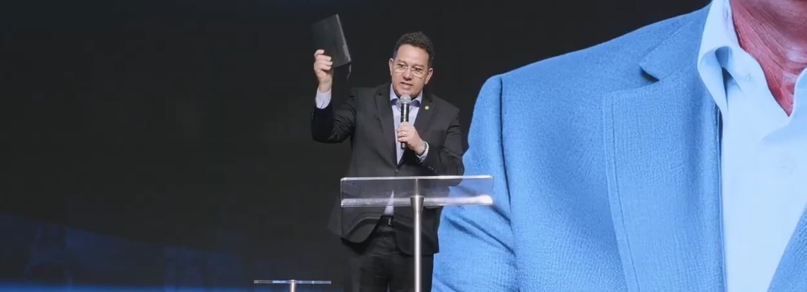 Voto evangélico: Marcos Dias ganha espaço no aniversário de Silas Malafaia e reforça presença na disputa pelo Senado