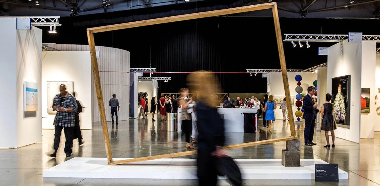 Mercado de arte profissionaliza bastidores e amplia demanda por especialistas em obras