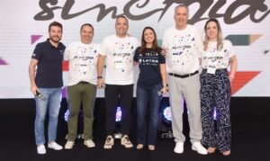 Danillo Barbizan, da Delta, Anderson Paranhos e Peterson Prado, da AVIPAM, Aline Mafra, da Latam, Fernando Slomp e Tatiana Brugognolle, da AVIPAM