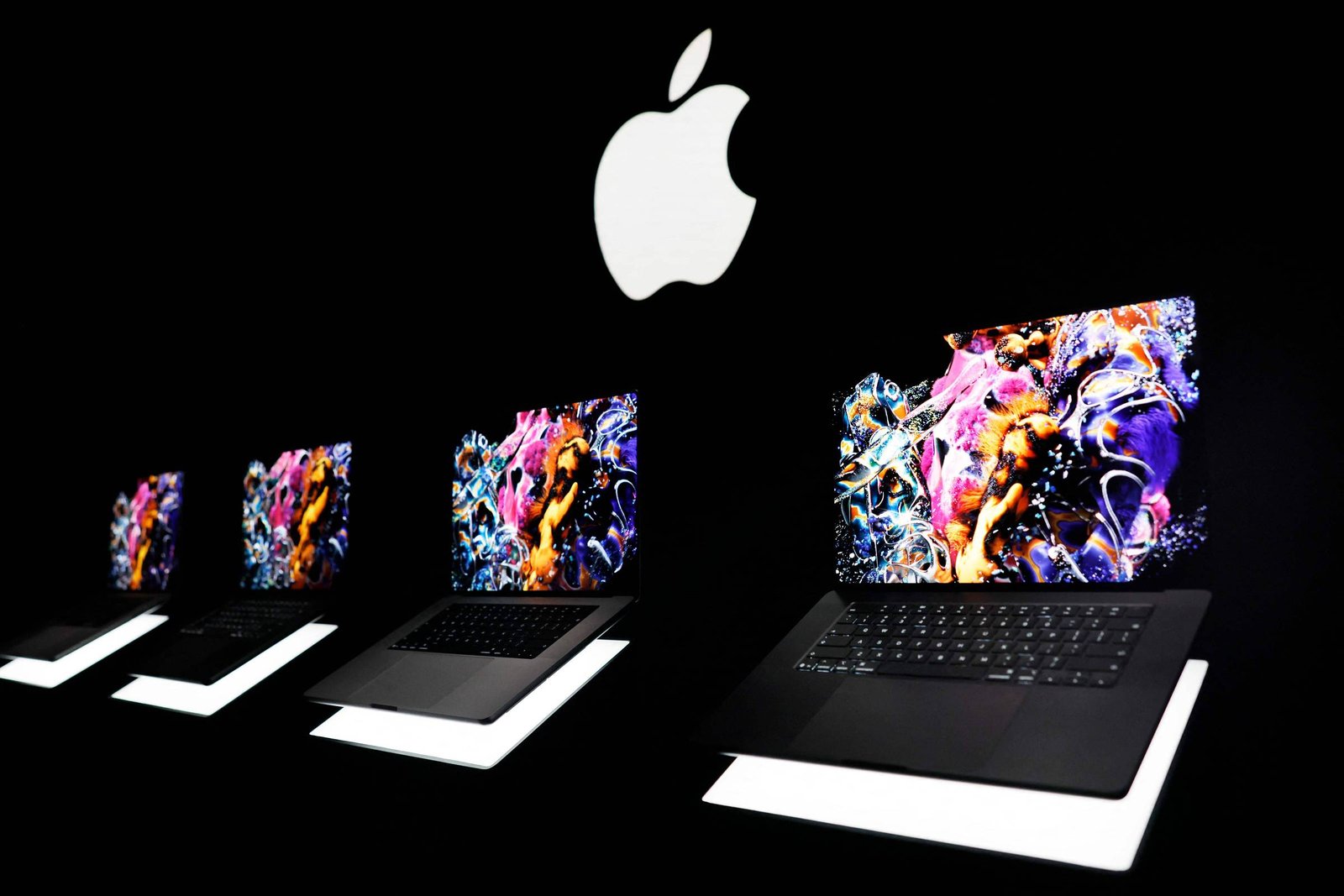 Apple lança primeiro MacBook com tela sensível ao toque – 28/10/2026 – Tec